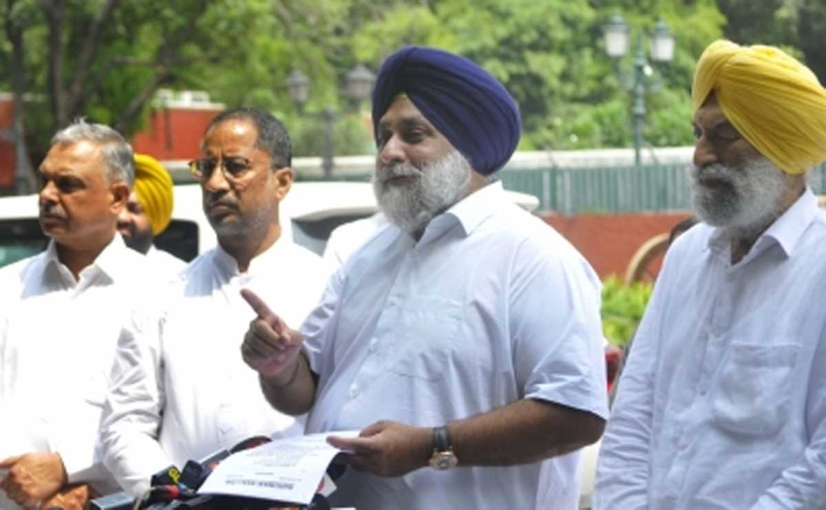 अकाली दल ने गवर्नर से पंजाब आबकारी घोटाले की जांच के आदेश की मांग की